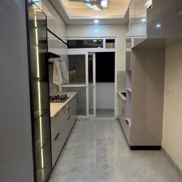 Building Lobby in 4 BHK Builder Floor at Hong Kong Bazaar, Sector 56 – for Sale