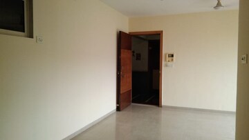 Room in 2 BHK Apartment at Dosti Group Acres, Wadala East – for Sale