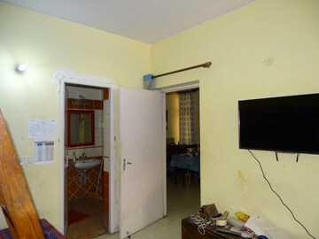 Room in 3 BHK Villa at Sector 57 – for Rent