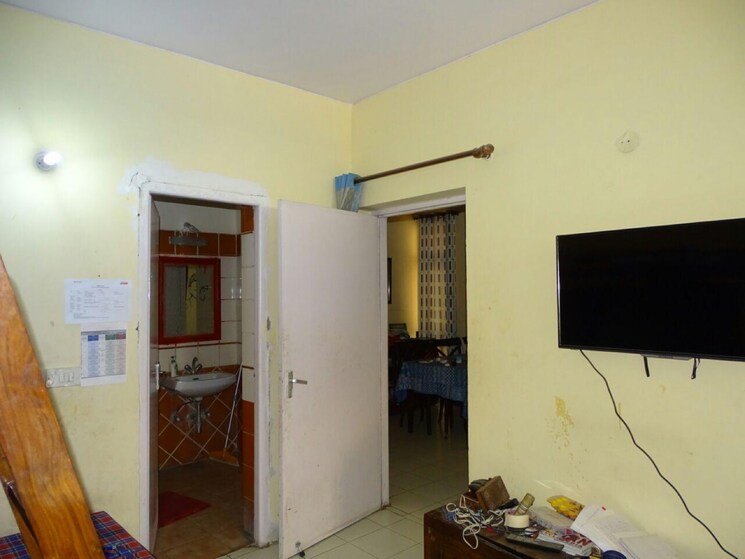 Room, sector 57 3 Bedroom 300 Sq.Yd. Villa In Sector 57 Gurgaon 9097693