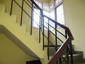 Staircase in 3 BHK Villa at Sector 57 – for Rent