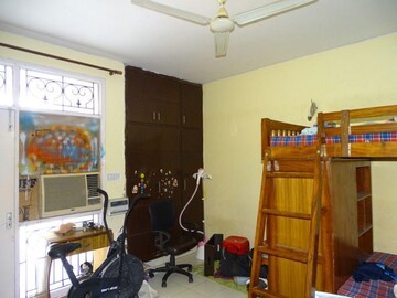 Living Room in 3 BHK Villa at Sector 57 – for Rent
