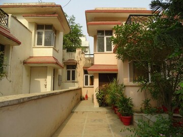 3 BHK Villa – Exterior View View at Sector 57 - for Rent