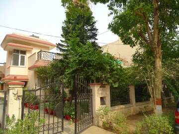 3 BHK Villa – Exterior View View at Sector 57 - for Rent