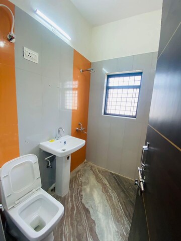 Attached Bathroom in 4 BHK Builder Floor at Green Fields Colony – for Rent