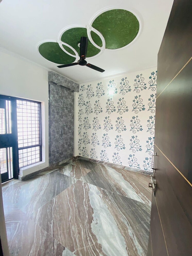 Master Bedroom, green fields colony 4 Bedroom 350 Sq.Yd. Builder Floor In Green Fields Colony Faridabad 9097757