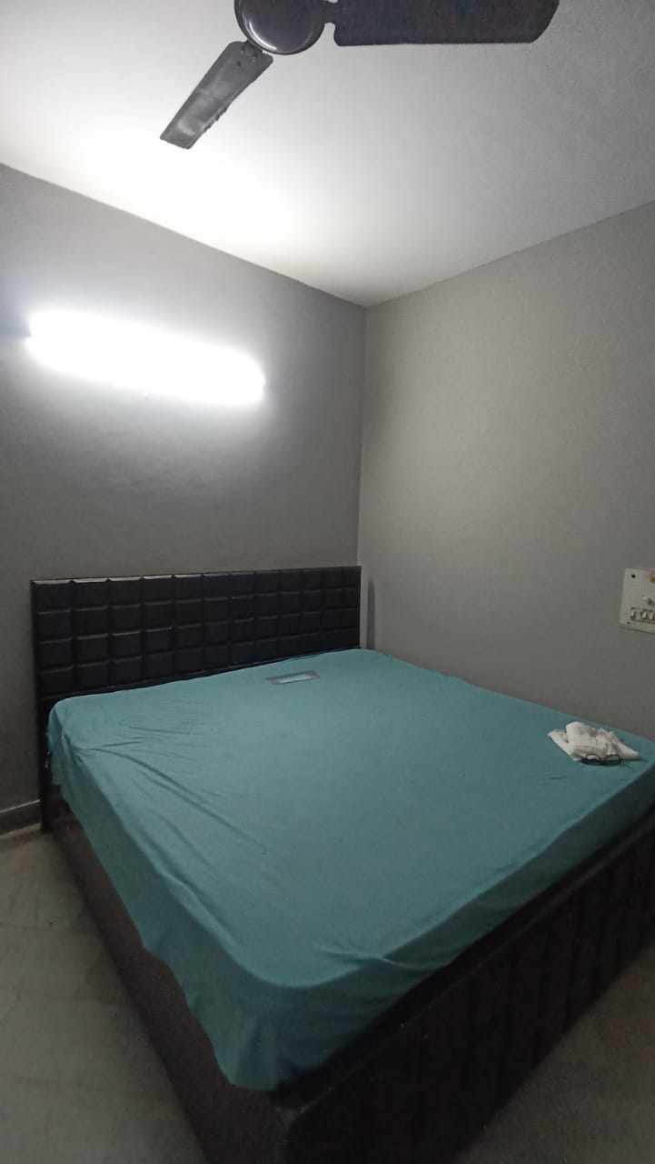 1 RkBuilder Floor For Rent in Neb Sarai