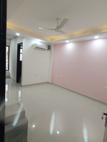 Room in 4 BHK Builder Floor at Ansal API Esencia, Sector 67 – for Rent