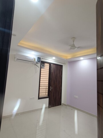 Room in 4 BHK Builder Floor at Ansal API Esencia, Sector 67 – for Rent
