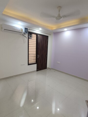 Room in 4 BHK Builder Floor at Ansal API Esencia, Sector 67 – for Rent
