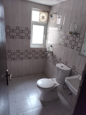 Bathroom in 2.5 BHK Apartment at Amrapali Leisure Park, Amrapali Leisure Valley – for Sale