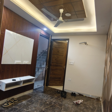 Room in 3 BHK Builder Floor at Govindpuri – for Rent
