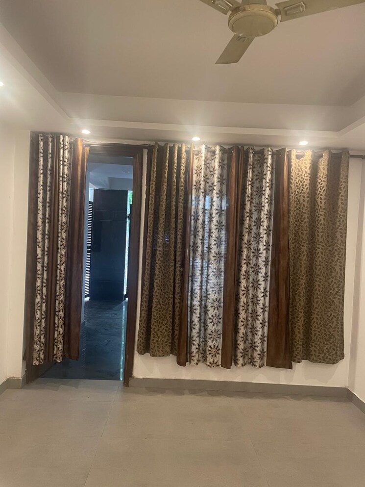 Bedroom, saket 3 Bedroom 200 Sq.Yd. Builder Floor In Saket Delhi 9097827