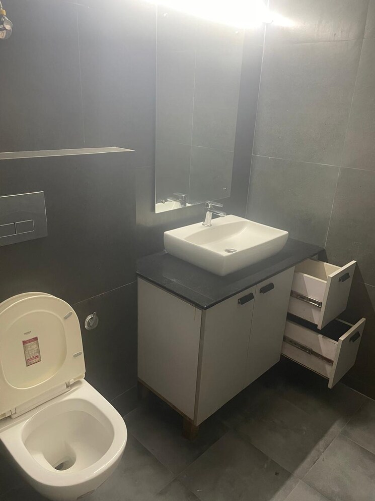 Bathroom, saket 3 Bedroom 200 Sq.Yd. Builder Floor In Saket Delhi 9097827