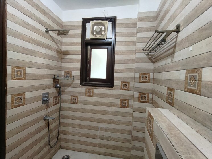 Attached Bathroom, freedom fighters enclave 3 Bedroom 1800 Sq.Ft. Builder Floor In Freedom Fighters Enclave Delhi 9097806