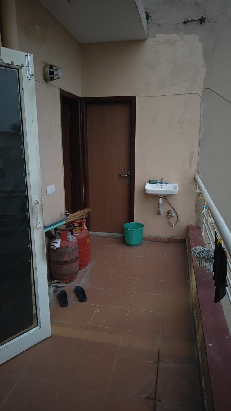 undefined, smart-world-orchard 3 Bedroom 1680 Sq.Ft. Apartment In Sector 61 Gurgaon 9097877