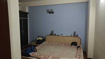 Bedroom in 3 BHK Apartment at Smart World Orchard, Sector 61 – for Rent
