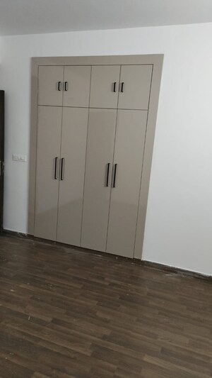 Room in 3 BHK Apartment at Shiv Sai Ozone Park, Sector 86 – for Sale