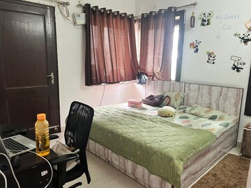 Bedroom in 3 BHK Builder Floor at Gail CGHS, Sector 56 – for Rent
