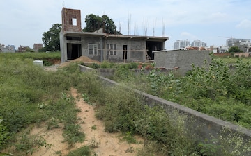 Plot For Sale in Sector 145