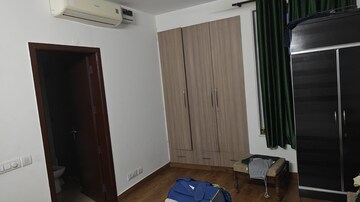 Bathroom in 3 BHK Apartment at Smart World Orchard, Sector 61 – for Rent