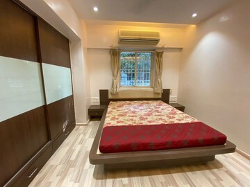 Bedroom in 2 BHK Apartment at Andheri West – for Rent