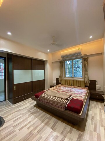 Bedroom in 2 BHK Apartment at Andheri West – for Rent