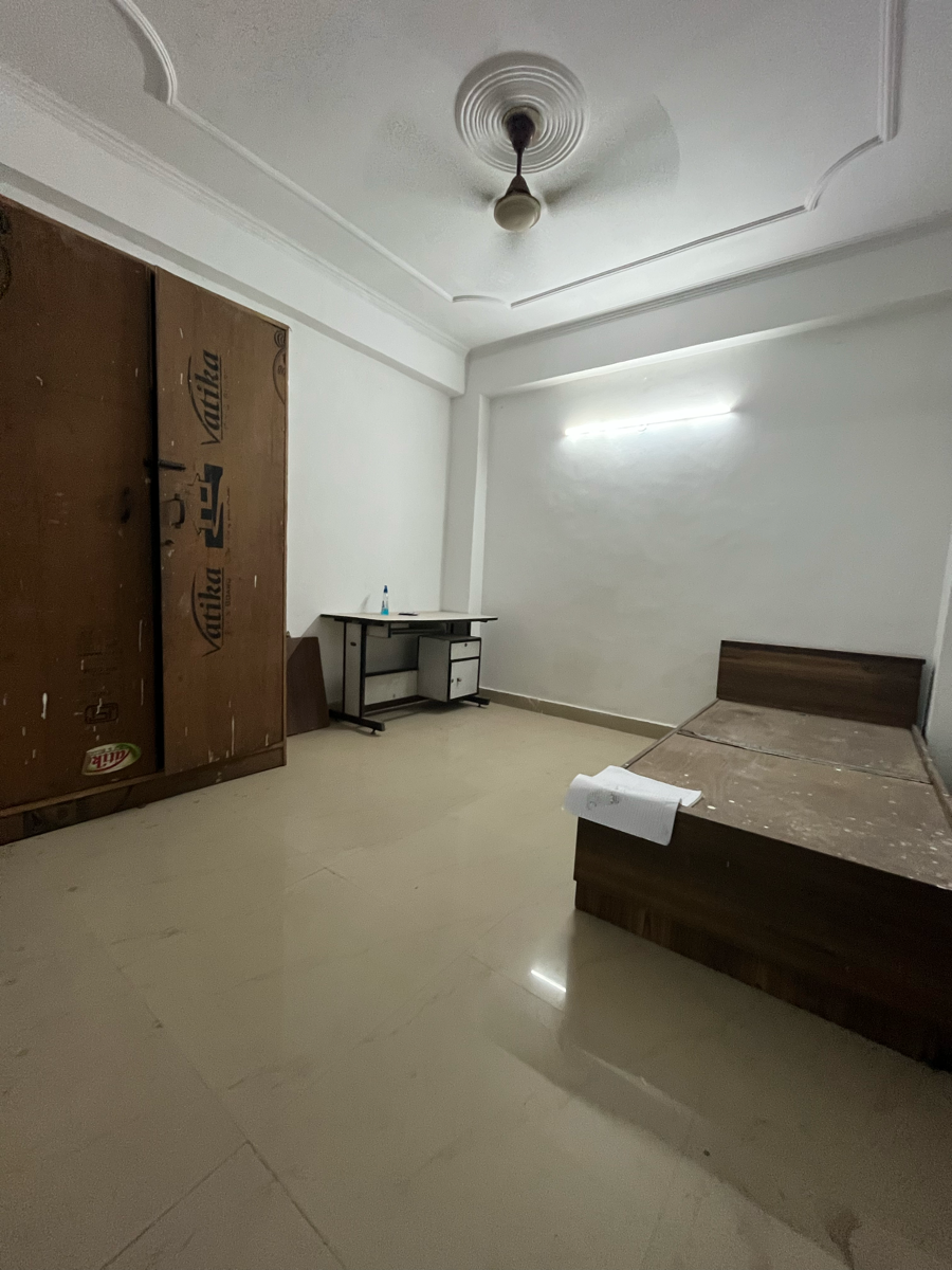 1 BHK Builder Floor For Rent in Saket