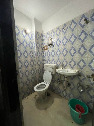 Bathroom in 1 BHK Builder Floor at Saket – for Rent