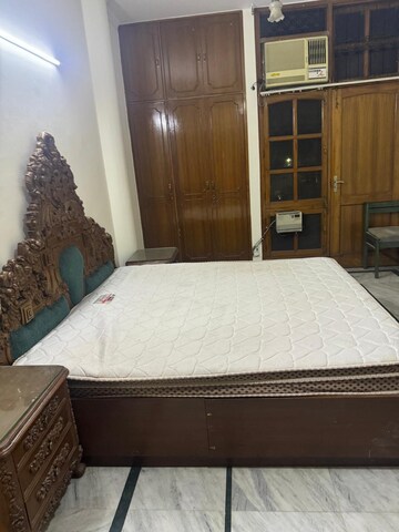 Bedroom in 3 BHK Builder Floor at Greater Kailash Part 3 – for Rent