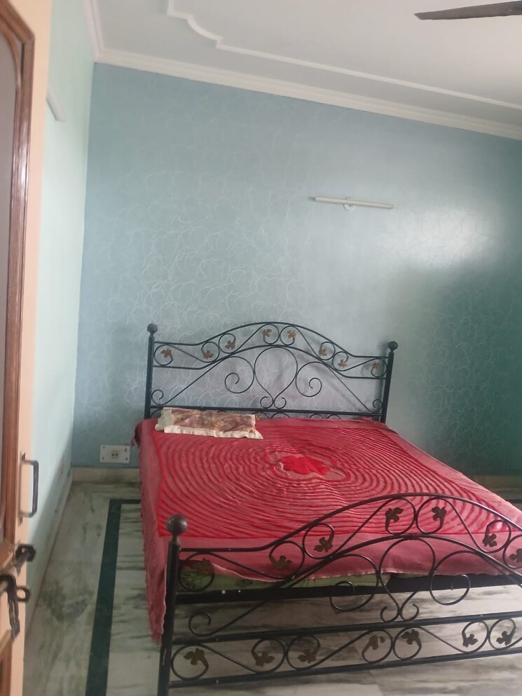 Bedroom, arun-vihar-sector-37 2 Bedroom 1000 Sq.Ft. Apartment In Sector 37 Noida 9097932