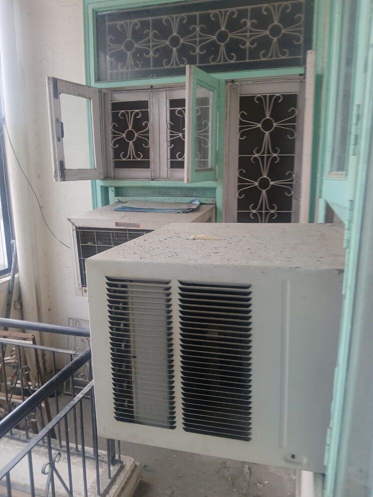 Balcony, arun-vihar-sector-37 2 Bedroom 1000 Sq.Ft. Apartment In Sector 37 Noida 9097932