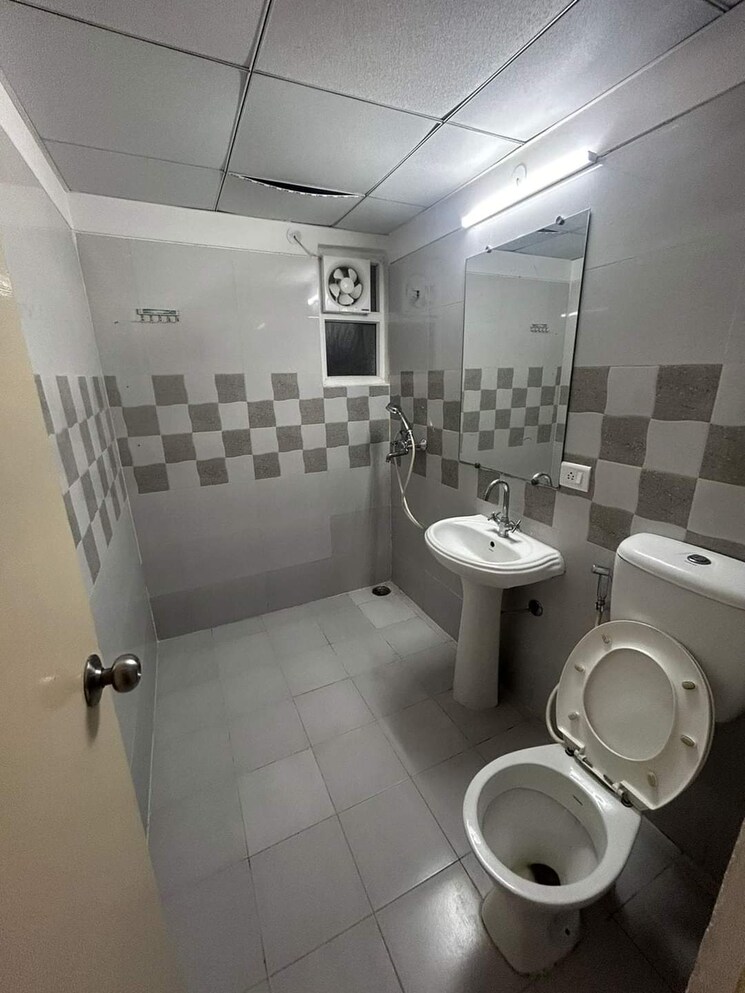 Bathroom, gaur-city-7th-avenue 3 Bedroom 1350 Sq.Ft. Apartment In Sector 4 Greater Noida Greater Noida 9097971