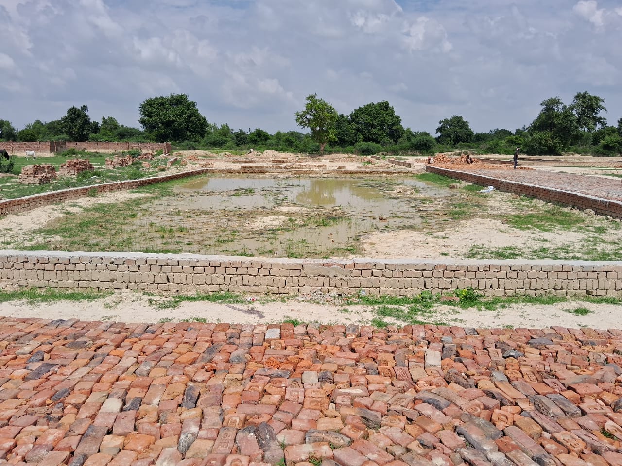 Plot For Sale in Raebareli Road