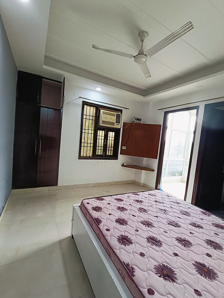 Bedroom, freedom fighters enclave 3 Bedroom 2700 Sq.Ft. Builder Floor In Freedom Fighters Enclave Delhi 9098037