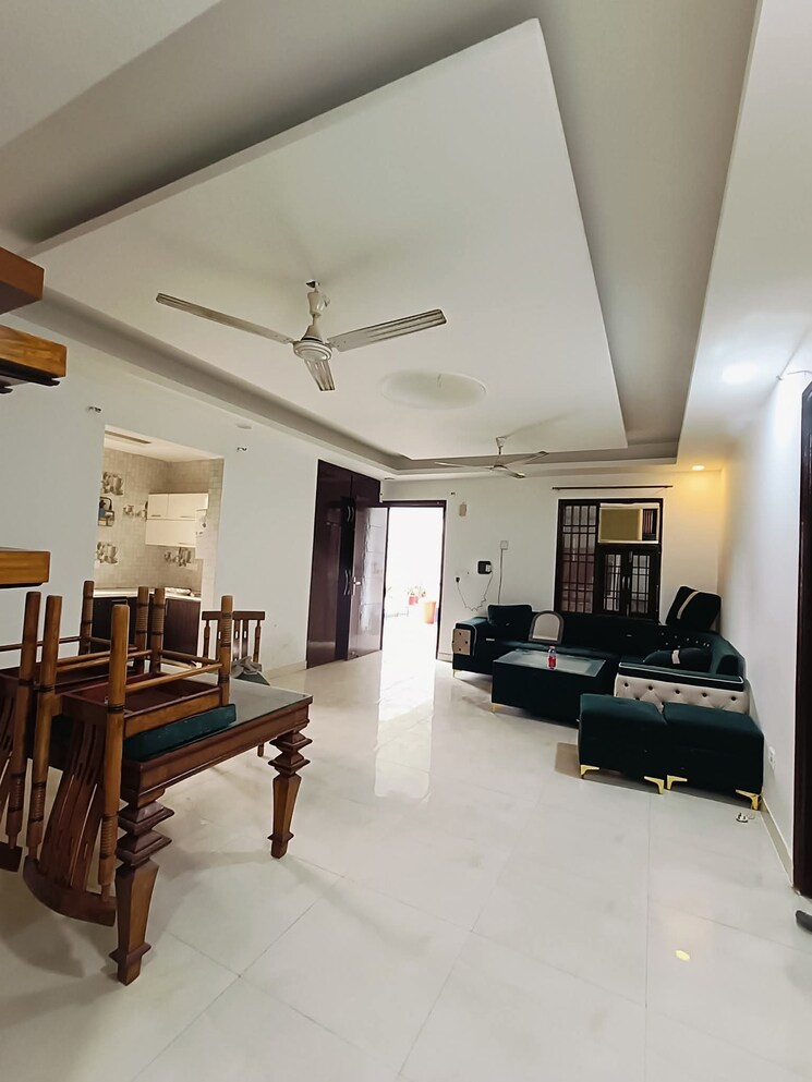 Gym, freedom fighters enclave 3 Bedroom 2700 Sq.Ft. Builder Floor In Freedom Fighters Enclave Delhi 9098037