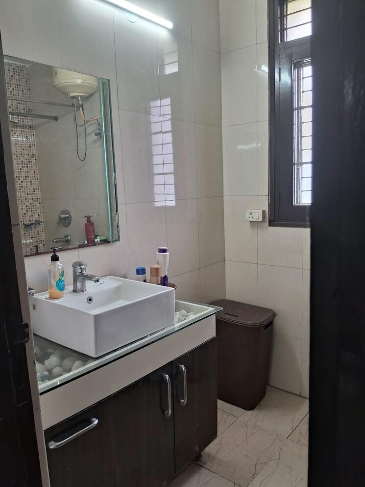 Kitchen, unitech-south-city-ii 3 Bedroom 1850 Sq.Ft. Builder Floor In Sector 50 Gurgaon 9098052