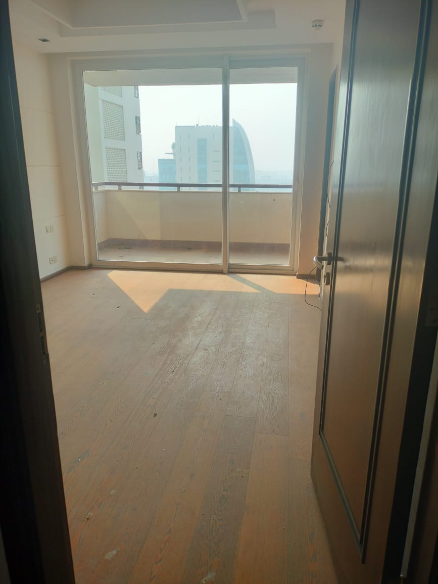 4 BHK + Servant Room 4495 Sq.Ft. Apartment in Salcon The Verandas