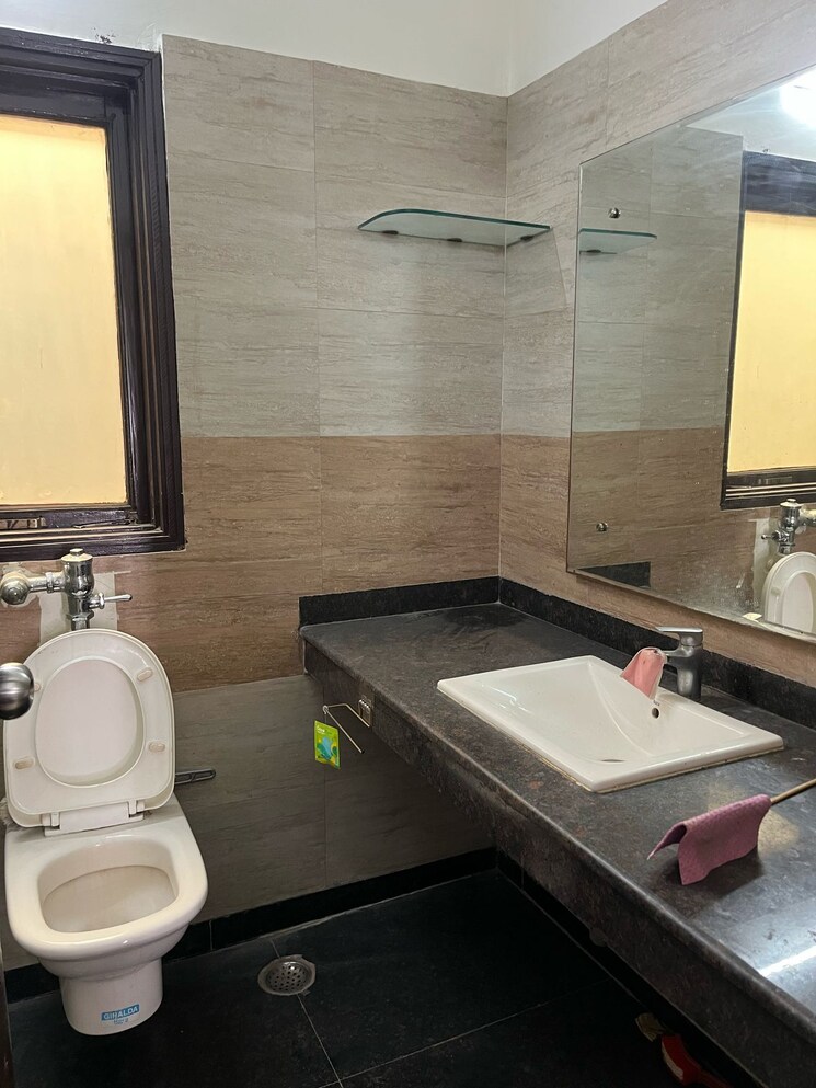Bathroom, kohli-one-malibu-town 3 Bedroom 1650 Sq.Ft. Builder Floor In Sector 47 Gurgaon 9098089
