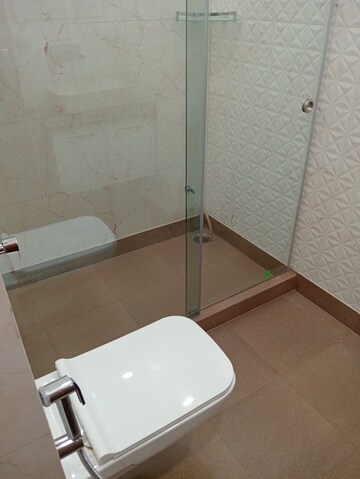 Bathroom in 3 BHK Builder Floor at Safdarjung Enclave – for Rent