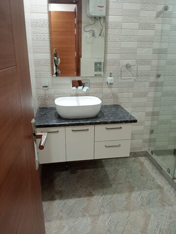 Bathroom in 3 BHK Builder Floor at Safdarjung Enclave – for Rent