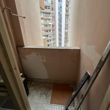 Bathroom in 2.5 BHK Apartment at Supertech Cape Town, Sector 74 – for Rent