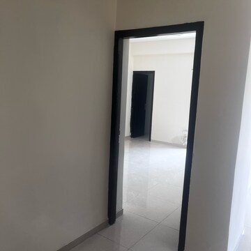 Room in 3.5 BHK Apartment at Ajnara Daffodil, Sector 137 – for Rent