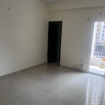 Room in 3.5 BHK Apartment at Ajnara Daffodil, Sector 137 – for Rent