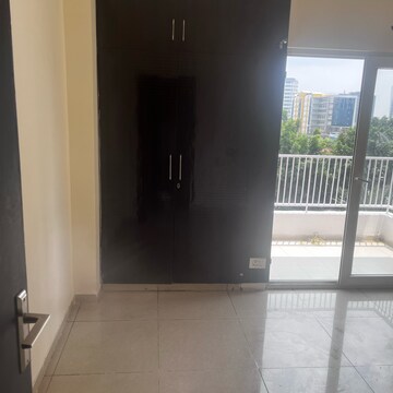 Building Lobby in 3.5 BHK Apartment at Ajnara Daffodil, Sector 137 – for Rent
