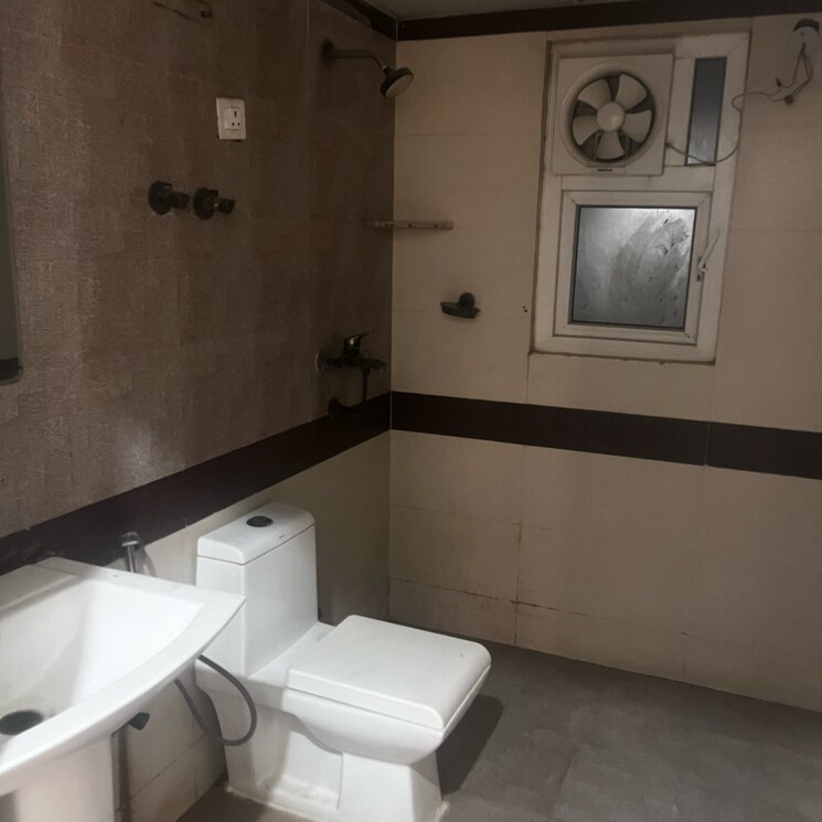 Bathroom, ajnara-daffodil 3.5 Bedroom 1750 Sq.Ft. Apartment In Sector 137 Noida 9098161