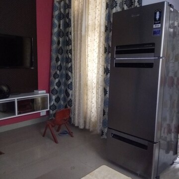 Living Room in 2.5 BHK Apartment at Supertech Cape Town, Sector 74 – for Rent