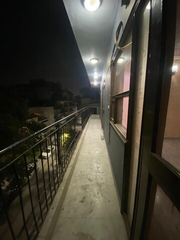 Balcony in 3 BHK Builder Floor at Safdarjung Enclave – for Rent