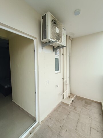 Room in 3 BHK Apartment at GLS Arawali Homes Phase 2, Sohna Sector 4 – for Rent