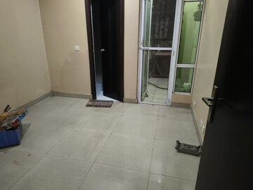 Bathroom in 3.5 BHK Apartment at Gaur City 6th Avenue, Sector 4 Greater Noida – for Rent